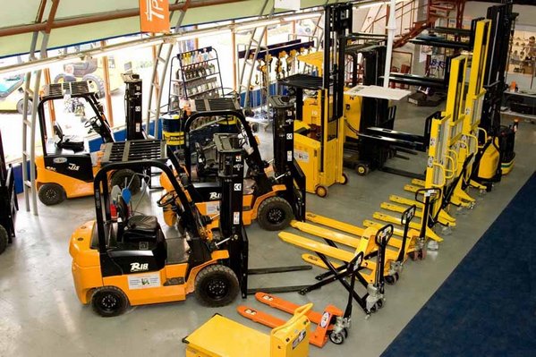 Maintenance and repair of hydraulic machinery and equipment